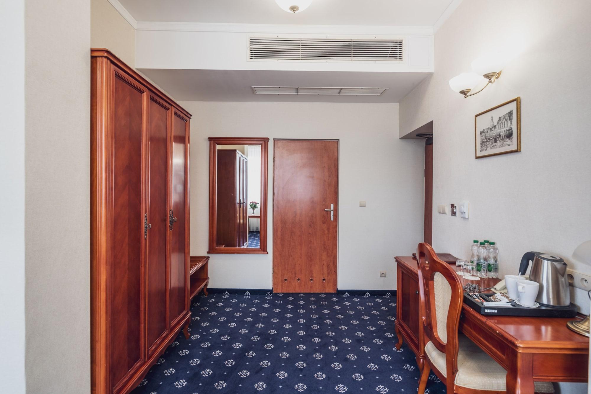 Hotel Europejski Wroclaw Centrum Dış mekan fotoğraf